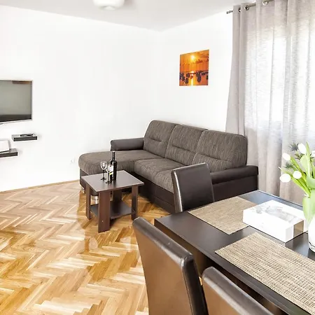 Silence Luxury Apartment *
